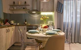 Suite 16